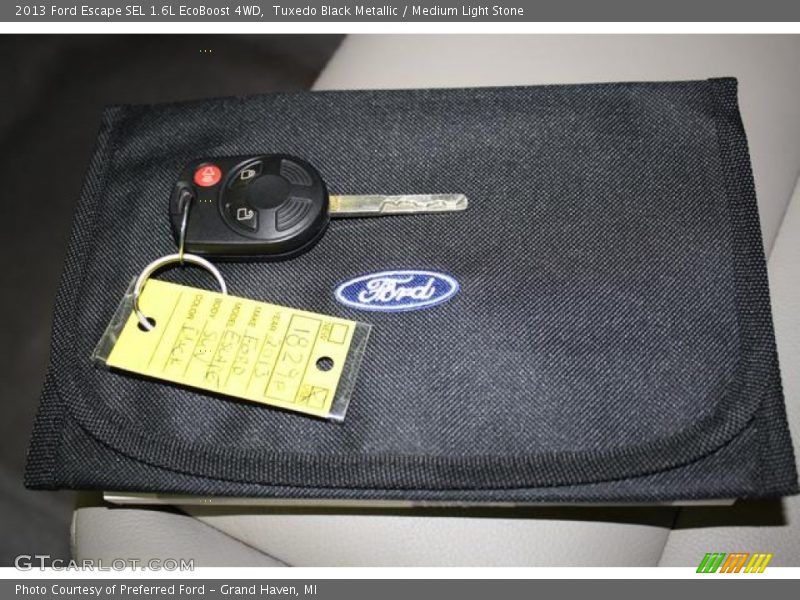 Tuxedo Black Metallic / Medium Light Stone 2013 Ford Escape SEL 1.6L EcoBoost 4WD