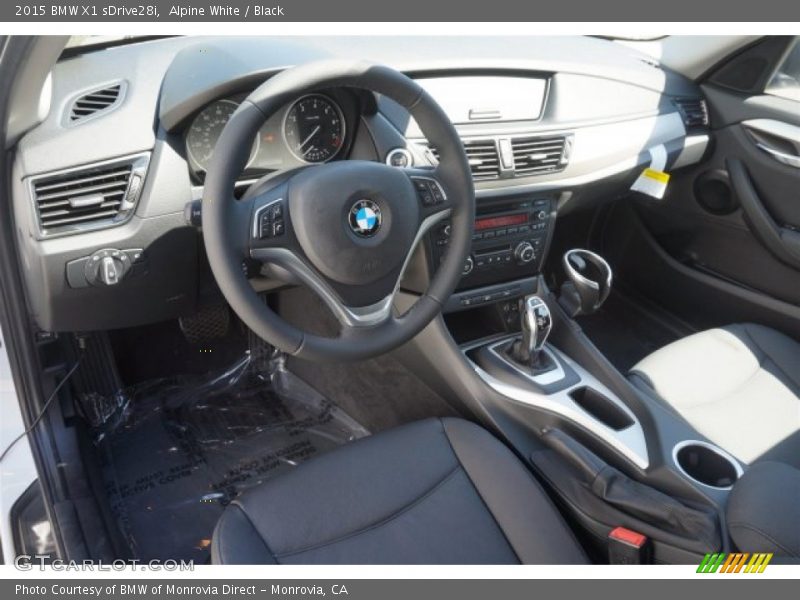 Alpine White / Black 2015 BMW X1 sDrive28i
