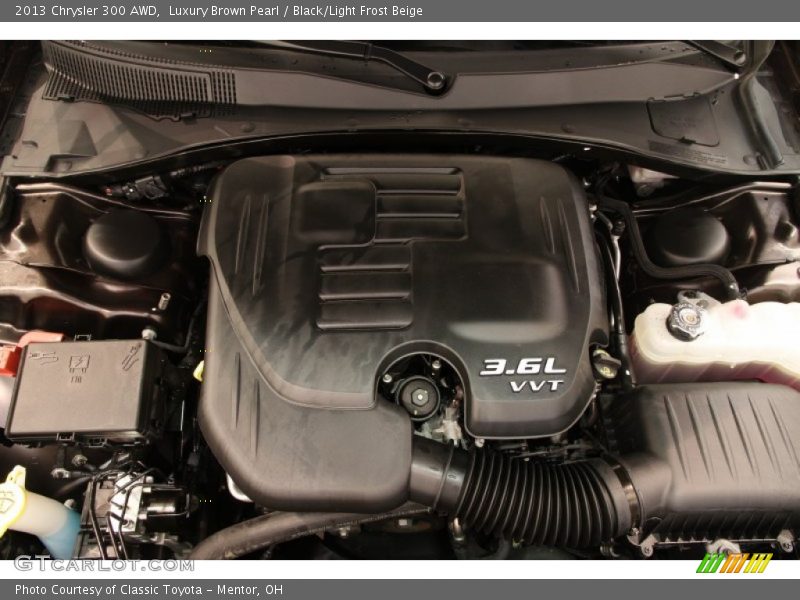 Luxury Brown Pearl / Black/Light Frost Beige 2013 Chrysler 300 AWD