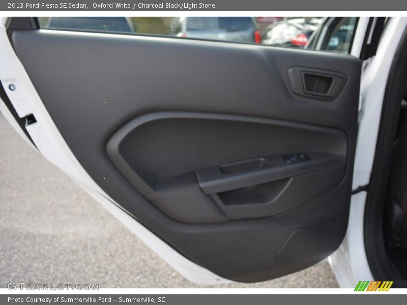 Oxford White / Charcoal Black/Light Stone 2013 Ford Fiesta SE Sedan