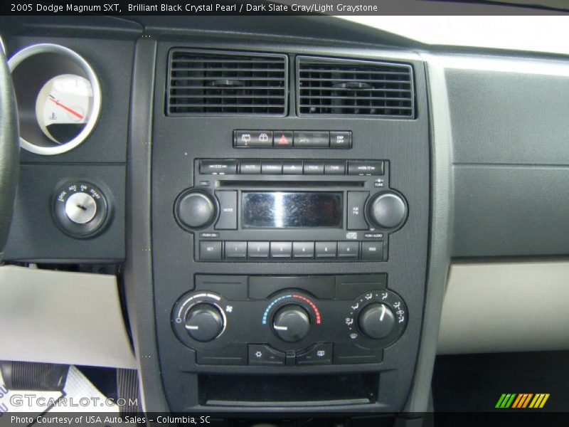 Brilliant Black Crystal Pearl / Dark Slate Gray/Light Graystone 2005 Dodge Magnum SXT