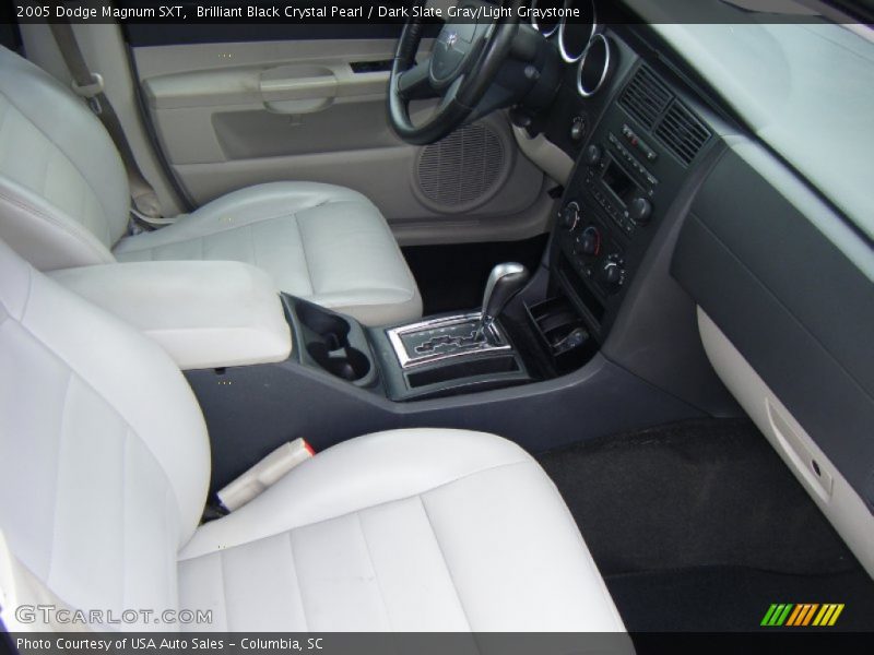 Brilliant Black Crystal Pearl / Dark Slate Gray/Light Graystone 2005 Dodge Magnum SXT