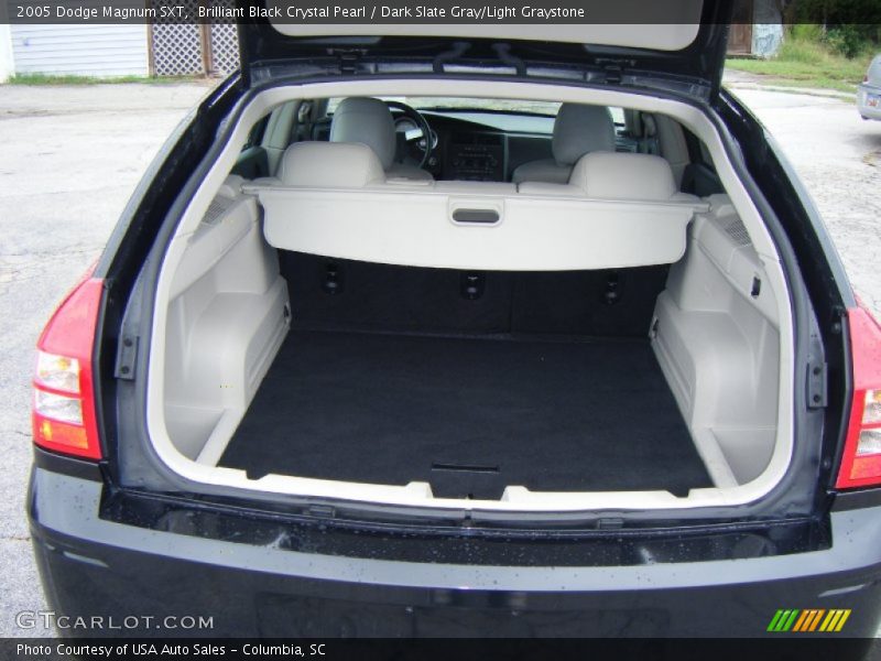 Brilliant Black Crystal Pearl / Dark Slate Gray/Light Graystone 2005 Dodge Magnum SXT