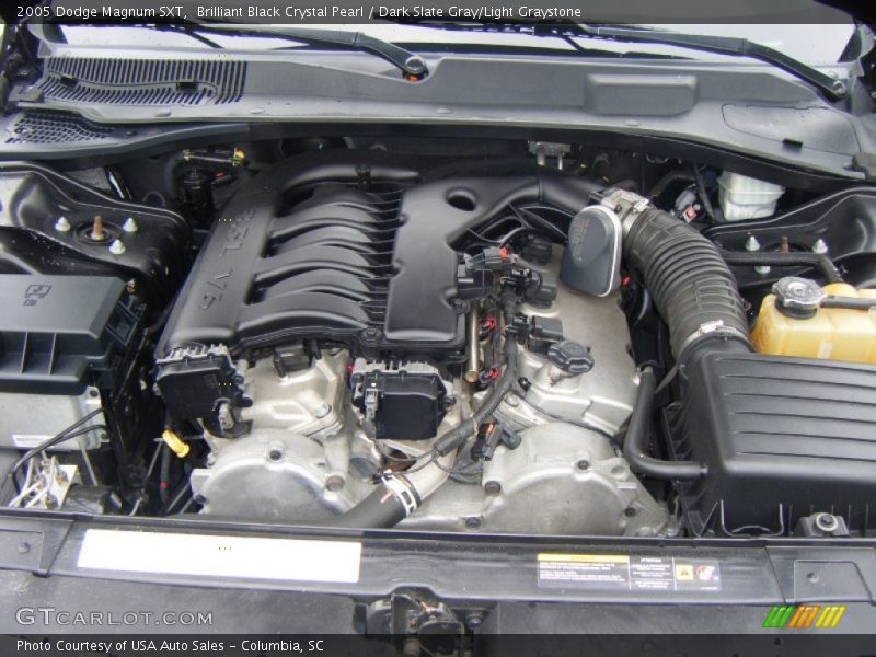 Brilliant Black Crystal Pearl / Dark Slate Gray/Light Graystone 2005 Dodge Magnum SXT
