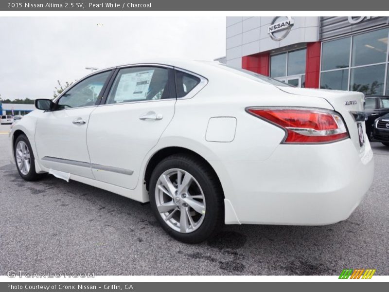 Pearl White / Charcoal 2015 Nissan Altima 2.5 SV