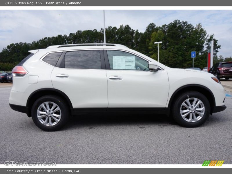  2015 Rogue SV Pearl White