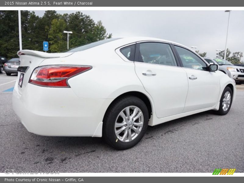 Pearl White / Charcoal 2015 Nissan Altima 2.5 S