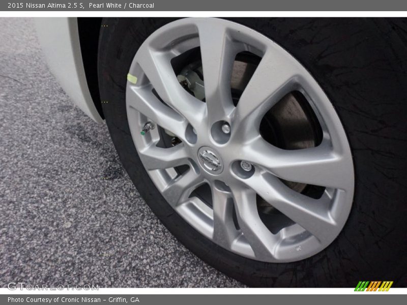 Pearl White / Charcoal 2015 Nissan Altima 2.5 S