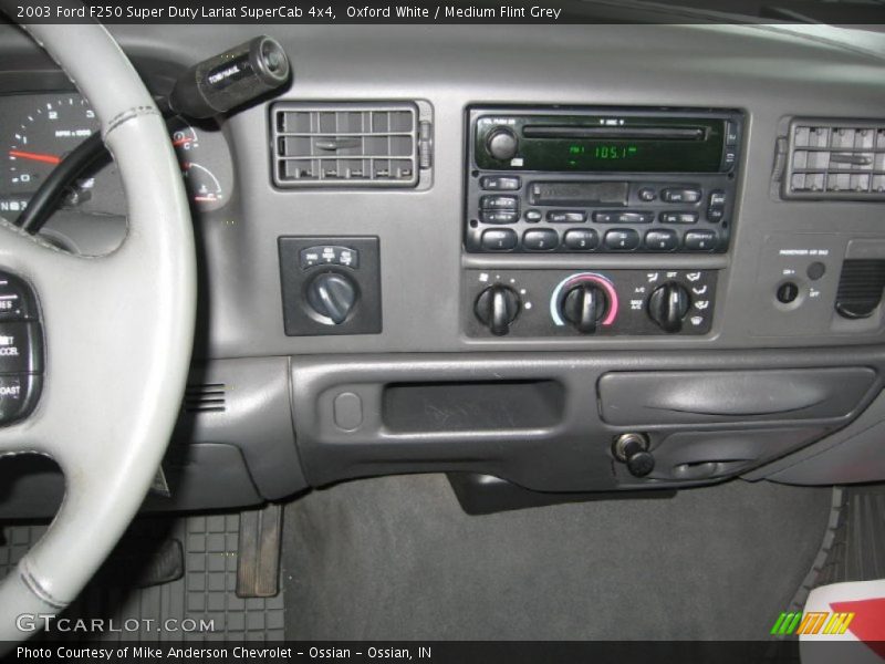 Oxford White / Medium Flint Grey 2003 Ford F250 Super Duty Lariat SuperCab 4x4
