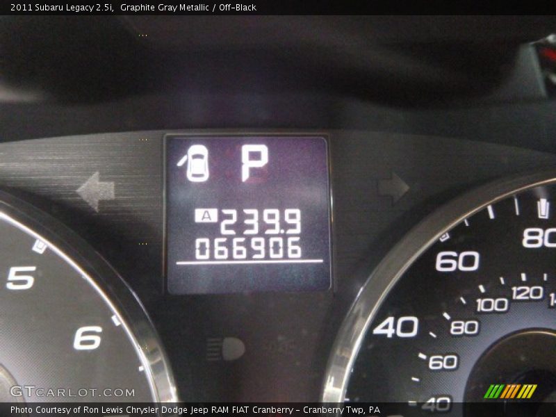 Graphite Gray Metallic / Off-Black 2011 Subaru Legacy 2.5i