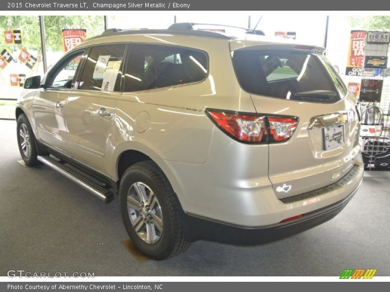 Champagne Silver Metallic / Ebony 2015 Chevrolet Traverse LT