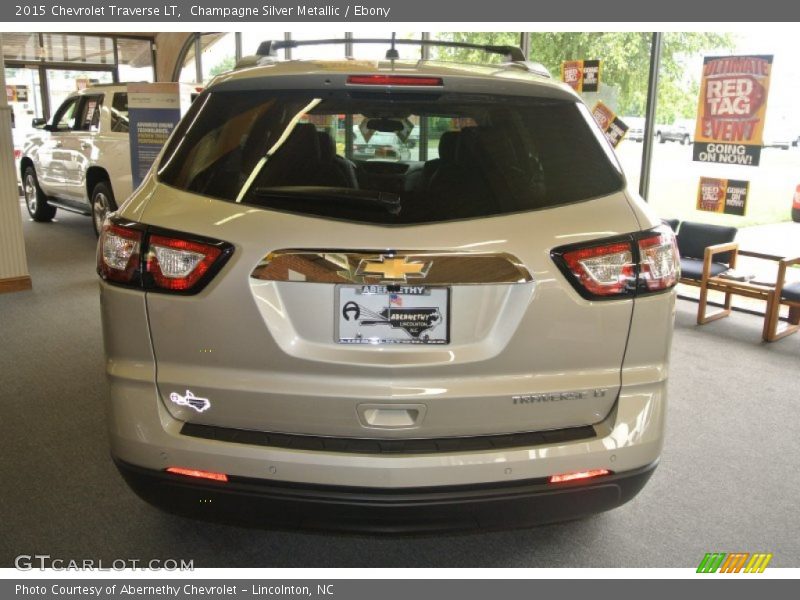 Champagne Silver Metallic / Ebony 2015 Chevrolet Traverse LT