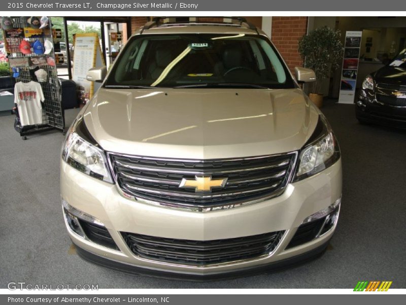Champagne Silver Metallic / Ebony 2015 Chevrolet Traverse LT
