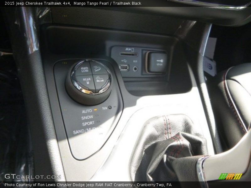 Mango Tango Pearl / Trailhawk Black 2015 Jeep Cherokee Trailhawk 4x4