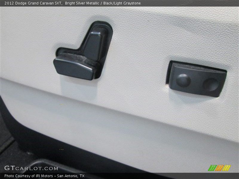 Bright Silver Metallic / Black/Light Graystone 2012 Dodge Grand Caravan SXT