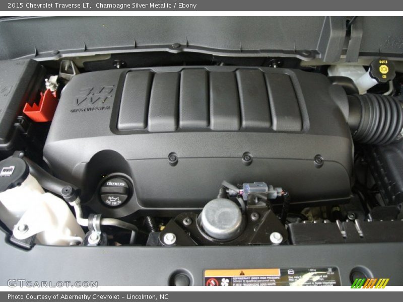 Champagne Silver Metallic / Ebony 2015 Chevrolet Traverse LT