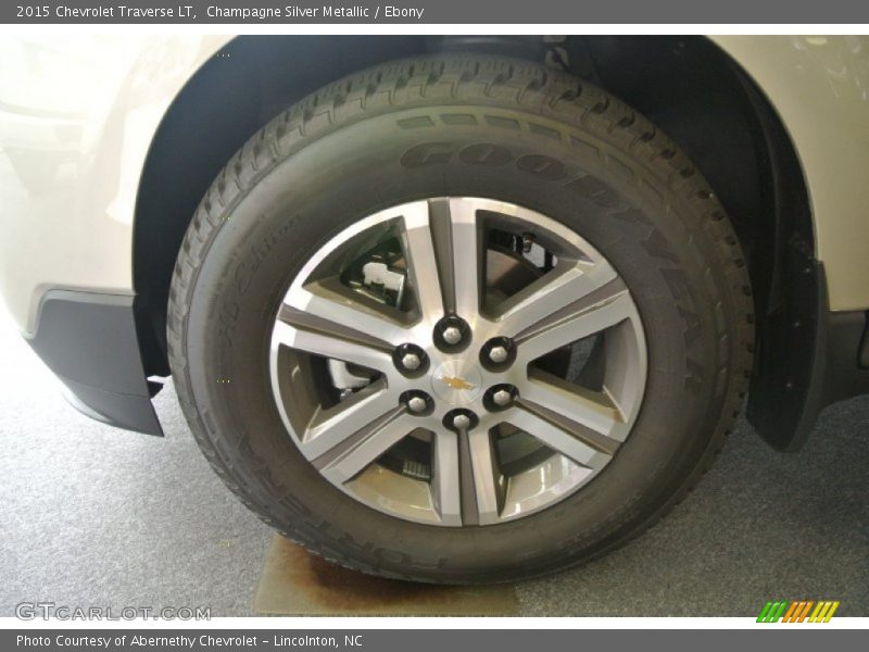 Champagne Silver Metallic / Ebony 2015 Chevrolet Traverse LT