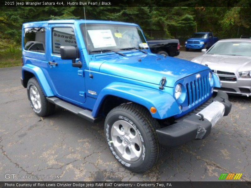Front 3/4 View of 2015 Wrangler Sahara 4x4