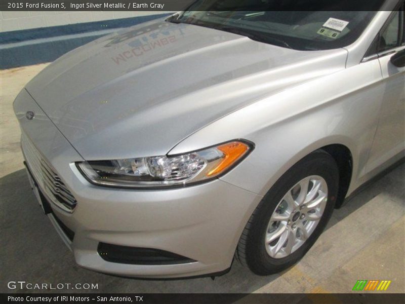 Ingot Silver Metallic / Earth Gray 2015 Ford Fusion S