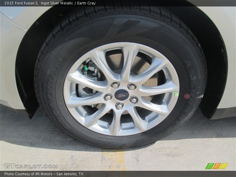 Ingot Silver Metallic / Earth Gray 2015 Ford Fusion S
