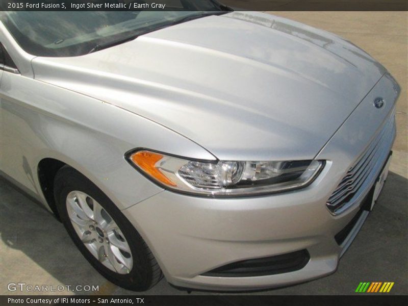 Ingot Silver Metallic / Earth Gray 2015 Ford Fusion S