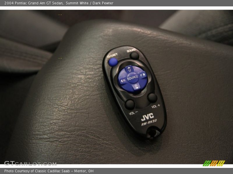 Summit White / Dark Pewter 2004 Pontiac Grand Am GT Sedan