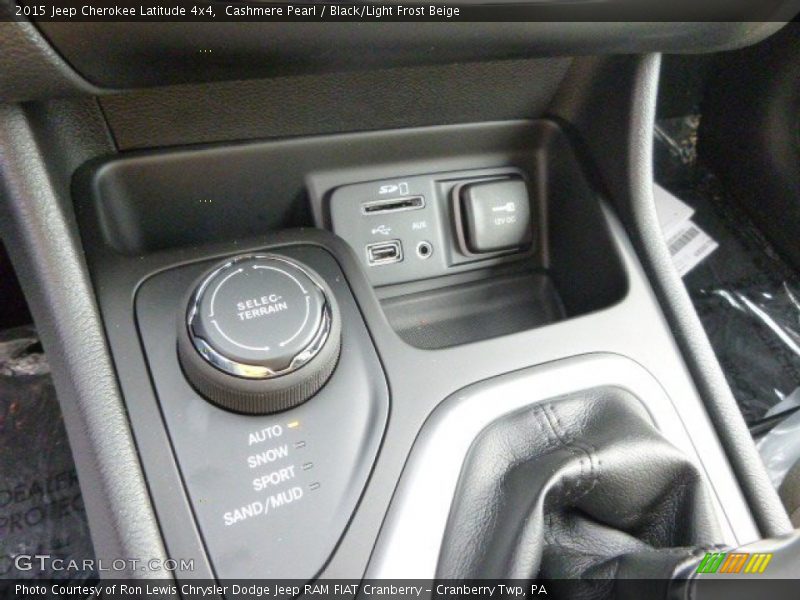 Cashmere Pearl / Black/Light Frost Beige 2015 Jeep Cherokee Latitude 4x4