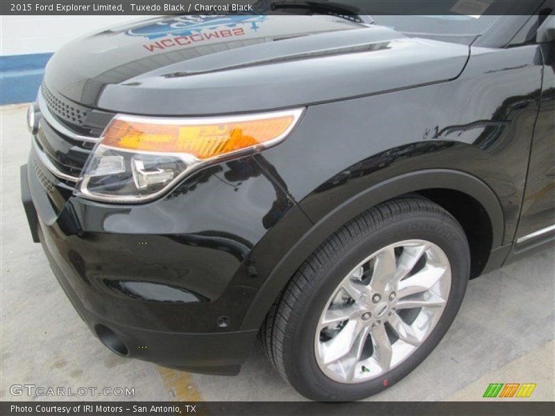 Tuxedo Black / Charcoal Black 2015 Ford Explorer Limited