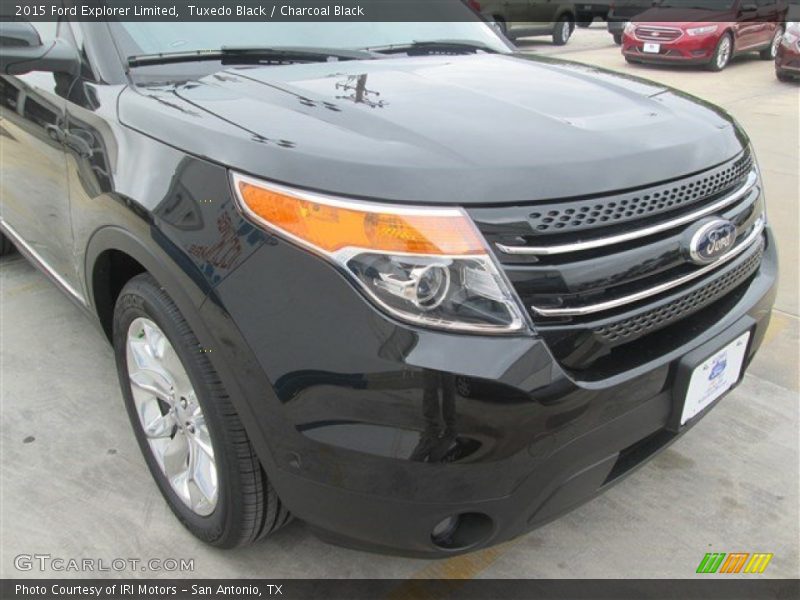 Tuxedo Black / Charcoal Black 2015 Ford Explorer Limited