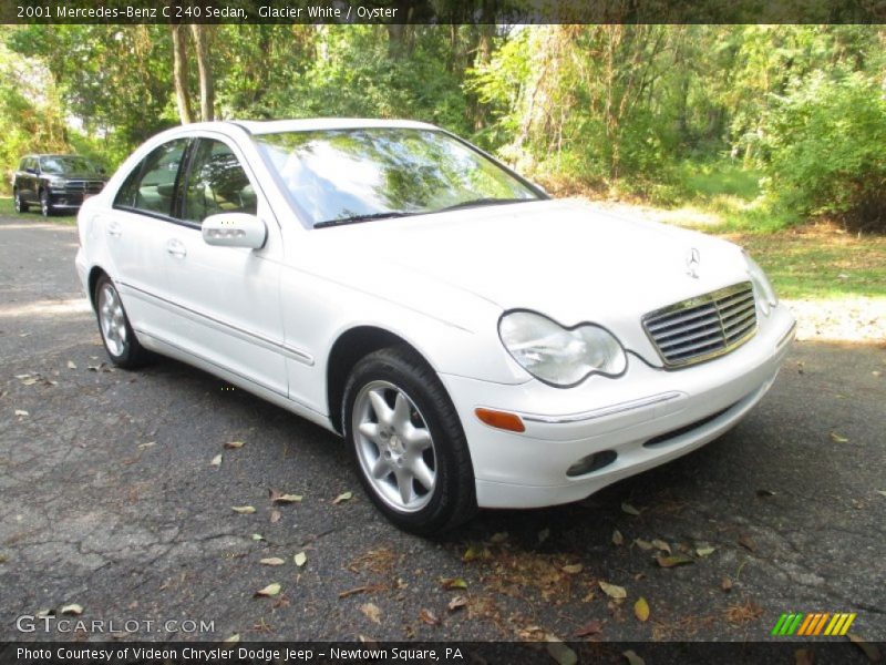 Front 3/4 View of 2001 C 240 Sedan