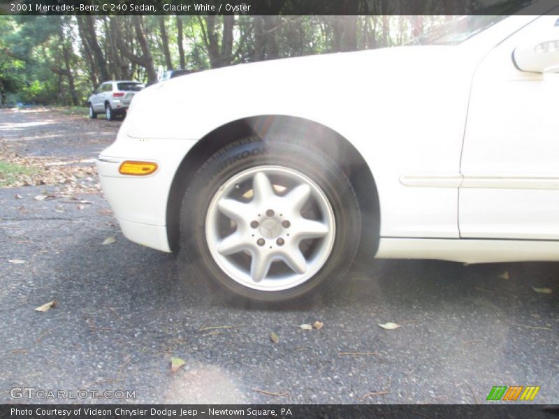Glacier White / Oyster 2001 Mercedes-Benz C 240 Sedan