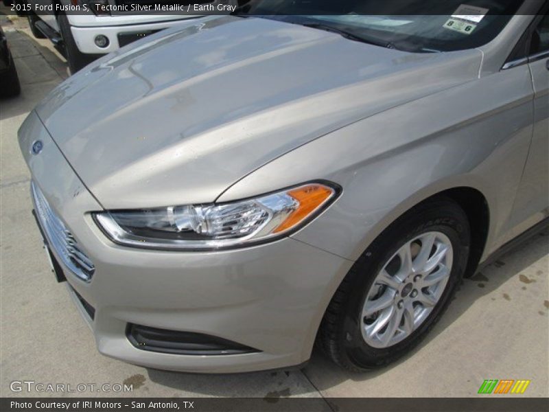 Tectonic Silver Metallic / Earth Gray 2015 Ford Fusion S