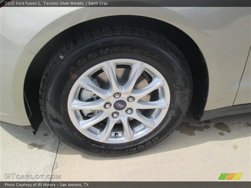 Tectonic Silver Metallic / Earth Gray 2015 Ford Fusion S
