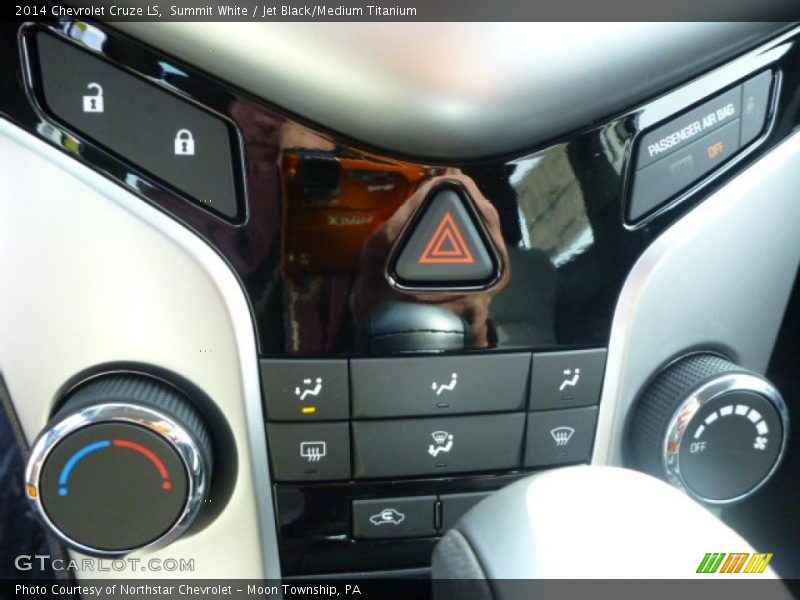 Summit White / Jet Black/Medium Titanium 2014 Chevrolet Cruze LS