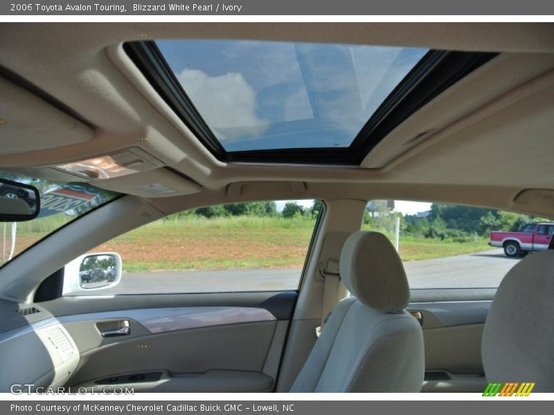 Blizzard White Pearl / Ivory 2006 Toyota Avalon Touring