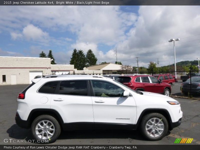 Bright White / Black/Light Frost Beige 2015 Jeep Cherokee Latitude 4x4