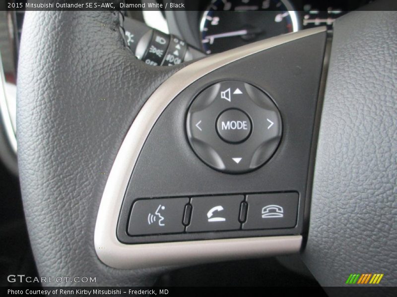 Diamond White / Black 2015 Mitsubishi Outlander SE S-AWC