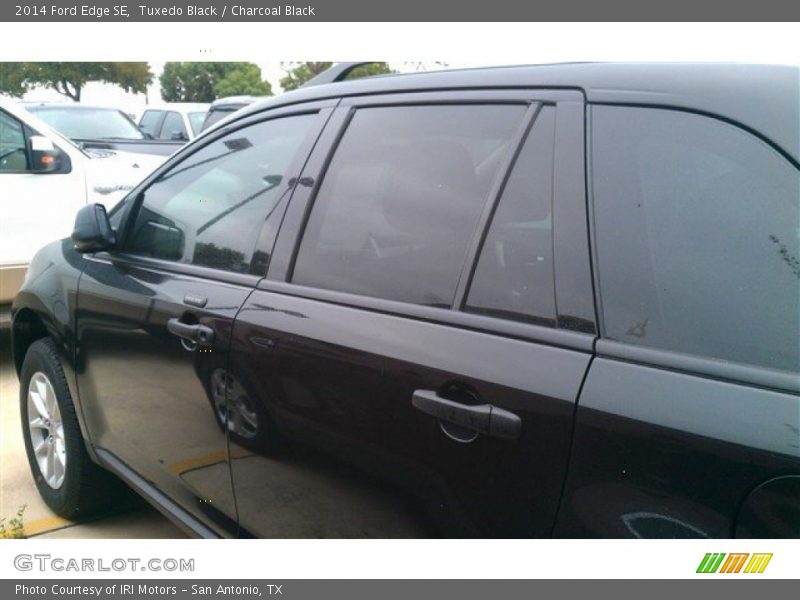 Tuxedo Black / Charcoal Black 2014 Ford Edge SE