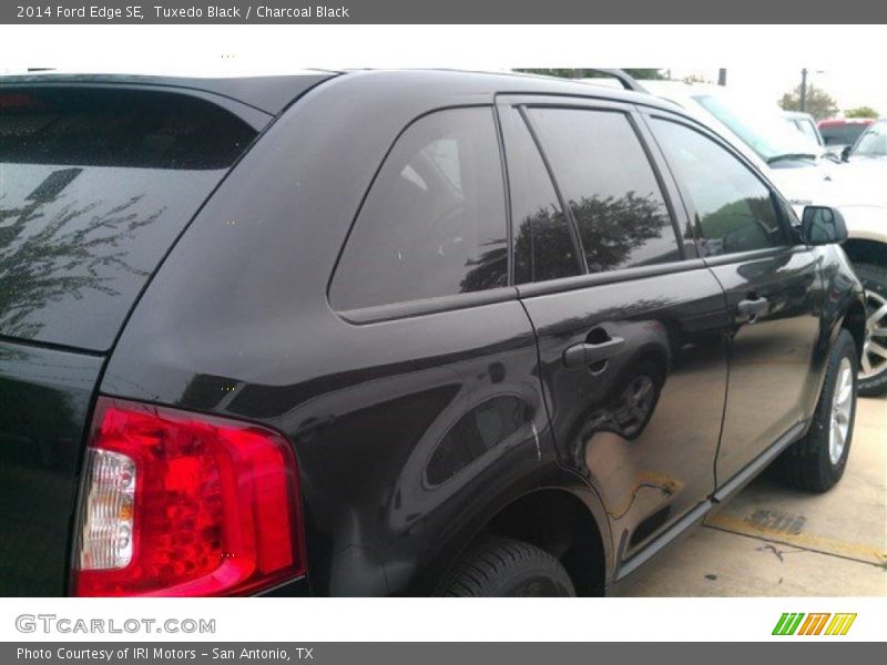 Tuxedo Black / Charcoal Black 2014 Ford Edge SE