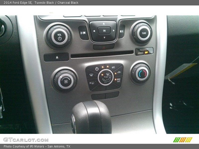 Tuxedo Black / Charcoal Black 2014 Ford Edge SE