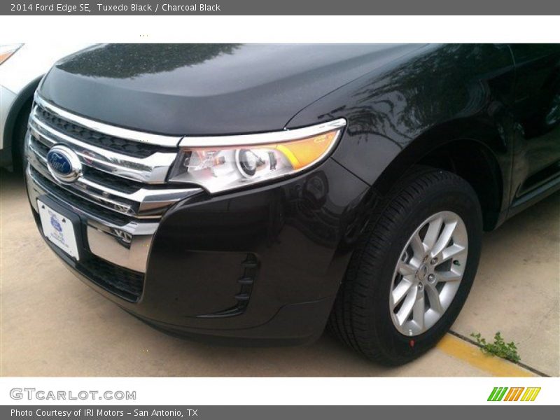 Tuxedo Black / Charcoal Black 2014 Ford Edge SE