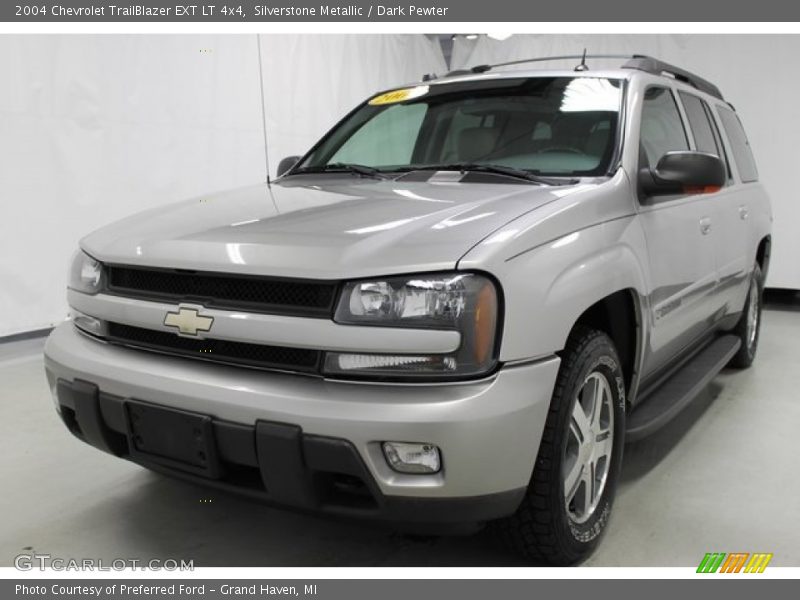 Silverstone Metallic / Dark Pewter 2004 Chevrolet TrailBlazer EXT LT 4x4