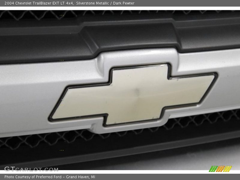 Silverstone Metallic / Dark Pewter 2004 Chevrolet TrailBlazer EXT LT 4x4