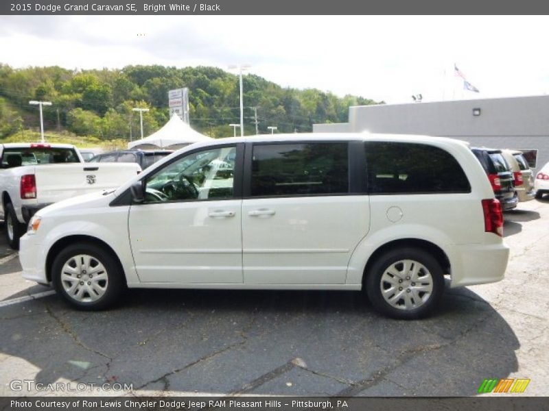 Bright White / Black 2015 Dodge Grand Caravan SE
