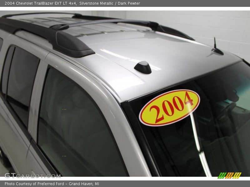 Silverstone Metallic / Dark Pewter 2004 Chevrolet TrailBlazer EXT LT 4x4