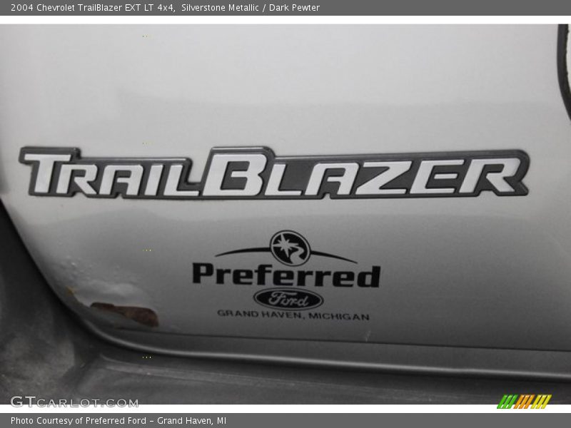 Silverstone Metallic / Dark Pewter 2004 Chevrolet TrailBlazer EXT LT 4x4