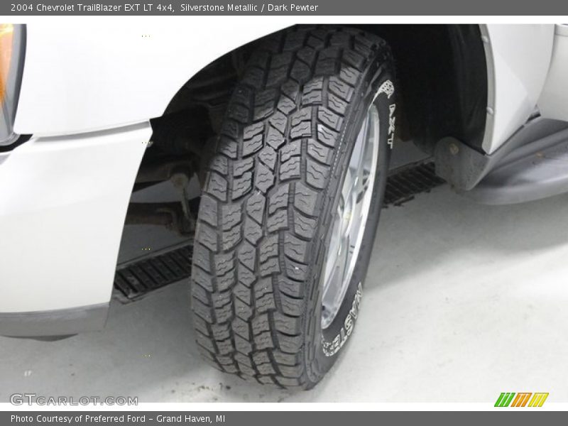 Silverstone Metallic / Dark Pewter 2004 Chevrolet TrailBlazer EXT LT 4x4