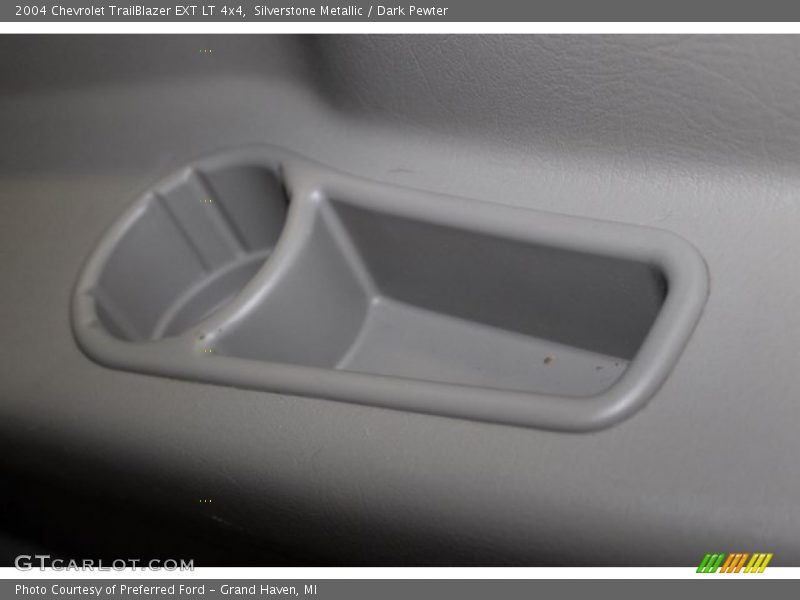 Silverstone Metallic / Dark Pewter 2004 Chevrolet TrailBlazer EXT LT 4x4