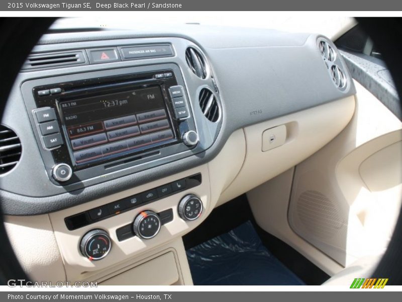 Deep Black Pearl / Sandstone 2015 Volkswagen Tiguan SE