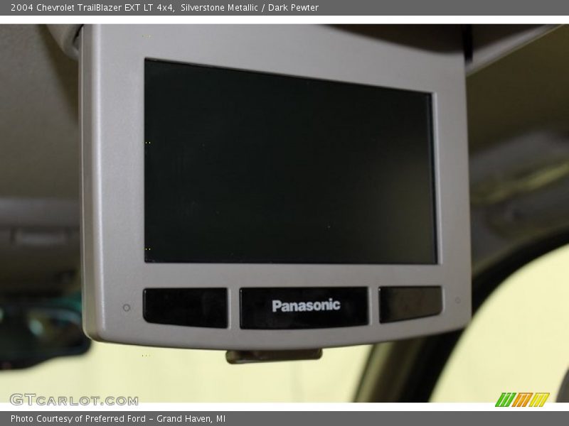 Silverstone Metallic / Dark Pewter 2004 Chevrolet TrailBlazer EXT LT 4x4